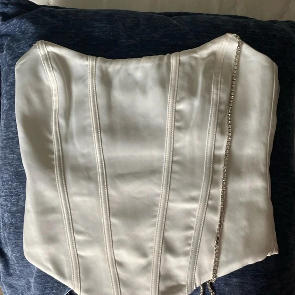 white fox corset - Picture 3 of 7